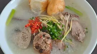 Cháo phèo - 30.000 ₫ tại Cháo Lòng Dũng Còi Tim Thịt - Phan Văn Trị