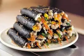 Hình ảnh Gimbap thường 1 cái dài
