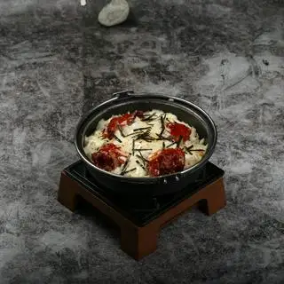 Hình ảnh Cơm Thố Gà Phô Mai Cay
