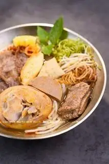 Bún bò giò chả nạm - 60.000 ₫ tại Bún Bò 495 - Quốc Lộ 13
