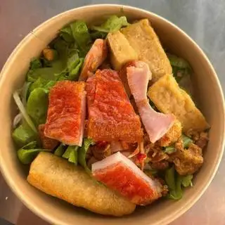 Hình ảnh Bún nước tương heo quay - chả giò - mít hầm- đậu hủ