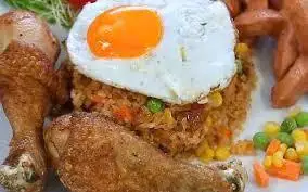Cơm chiên đùi gà ốp la - 50.000 ₫ tại Cơm Chiên & Nui Xào Bò - Cống Quỳnh