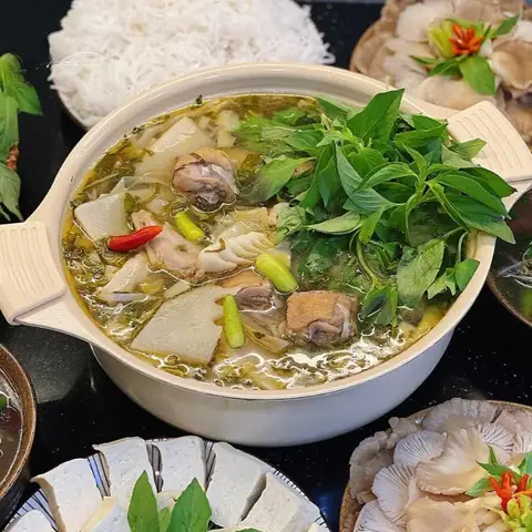 Tao Ngộ Quán - Lẩu Gà Lá É Phú Yên - chung cư Nguyễn Ngọc Phương - Lẩu & Nướng gần bạn
