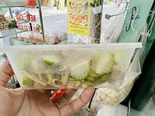 Hình ảnh Chân gà rút xương sả tắc lắc cóc xoài