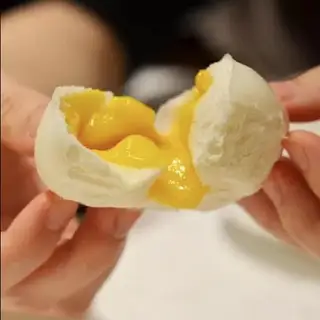 Bánh bao kim sa - 17.000 ₫ tại Lò Bánh Mì Đức Thành - Huỳnh Tấn Phát
