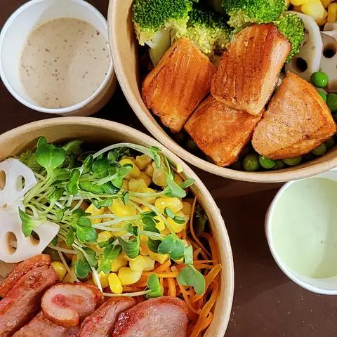 Hình ảnh Salad And Bowl - Trần Thiện Chánh