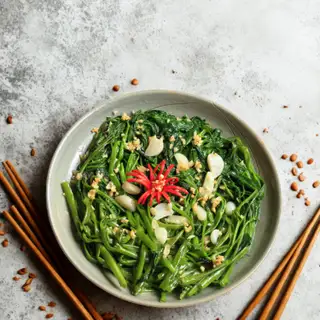 Rau muống xào - 55.000 ₫ tại Cháo Sườn Chú Chen - Nguyễn Trãi