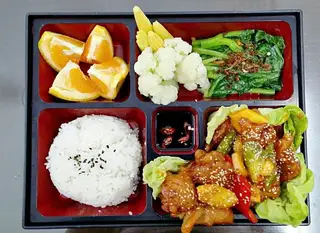 Hình ảnh Cơm suất ngũ hành gạo trắng chay