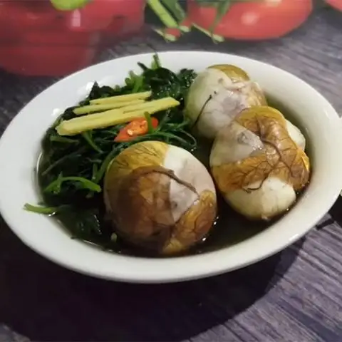 Hình ảnh Trứng Lộn Ngải Cứu - Trịnh Đình Cửu