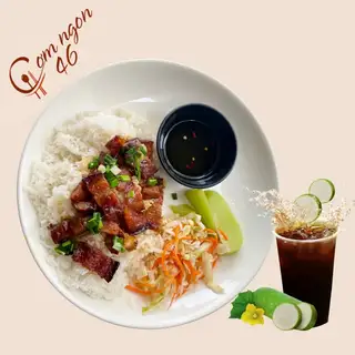 Hình ảnh Cơm tấm ba chỉ nướng - nước sâm bí đao hạt chia tự nấu 330ml