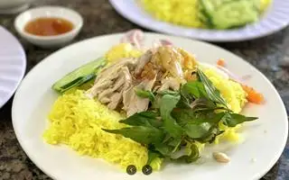 Cơm gà xé đặc biệt - 55.000 ₫ tại Cơm Gà Tam Kỳ Thủy Trinh - Đường Số 53