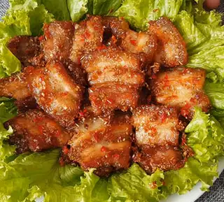 Cơm ba rọi chiên sả - 40.000 ₫ tại Cơm Bình Dân - Bùi Thị Xuân
