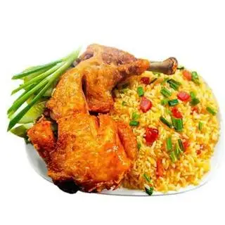 Cơm gà xối mỡ đùi góc tư lớn - 68.000 ₫ tại Quán Ăn Tường Ký - Cơm Gà Xối Mỡ & Mì Xào Giòn - Hưng Phú