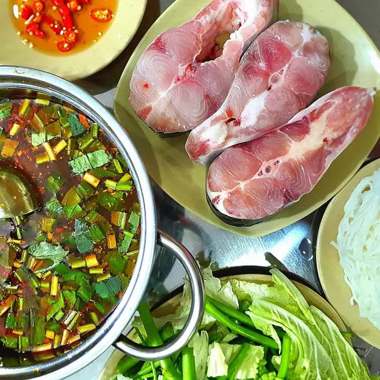 Lẩu cá hú - 100.000 ₫ tại Quán 107 - Lẩu Cá - Bùi Đình Túy