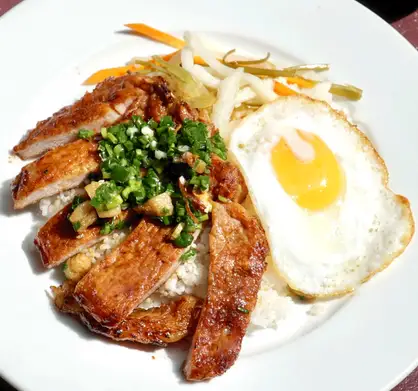 Hình ảnh Cơm tấm sườn - Ốp la