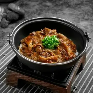 Hình ảnh Cơm Thố Bò Nướng
