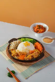 Hình ảnh Cơm gà chiên xù chua ngọt
