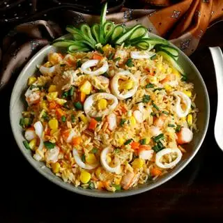 Hình ảnh Cơm rang hải sản đặc biệt lá quế