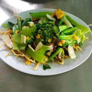 Mì xào giòn chay - 45.000 ₫ tại Chay Hoa Sen - Cơm Chay Tự Chọn - Nguyễn Thái Bình