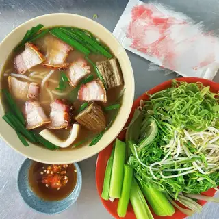 Bún mắm heo quay - 88.000 ₫ tại Bún Mắm Thuý Kiều - Đường Số 10