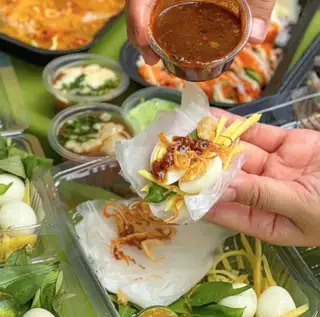 Bánh tráng chấm sốt tắc - 28.000 ₫ tại Bánh Tráng Trộn 9 Giờ Hơn - Tô Hiến Thành