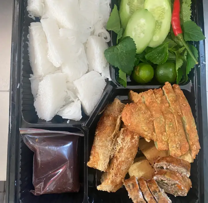 Hình ảnh Bún đậu nem dồi sụn chả cốm