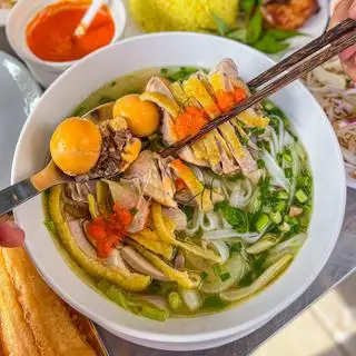 Phở gà đặc biệt - 80.000 ₫ tại Phở Gà Cô Thúy - Đường Số 5
