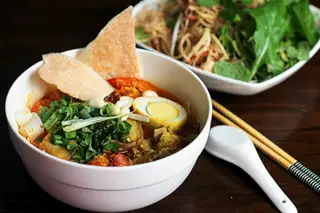 Mì quảng tôm thịt trứng - 40.000 ₫ tại Mì Quảng Hương - Huỳnh Văn Gấm