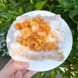 Hình ảnh Bánh cuốn trứng vàng mix bánh thường