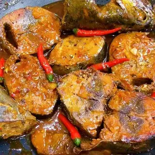 Hình ảnh Cơm cá ngừ kho