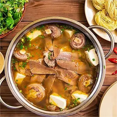 Lẩu Bò Khang Huy - Cách Mạng Tháng Tám - Lẩu & Nướng gần bạn