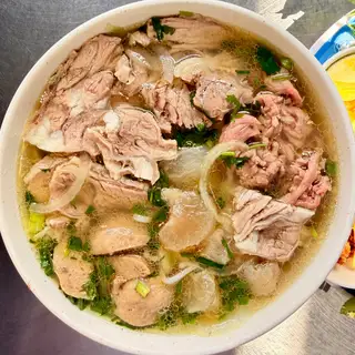 Phở Thập Cẩm - 75.000 ₫ tại Phở & Bún Bò Cô Lan - Dương Quảng Hàm