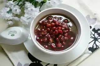 Chè đậu đỏ - 25.000 ₫ tại  Cháo Sườn Cô Loan - Hoàng Hoa Thám