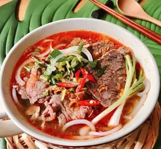 Bún bò tái nạm - 55.000 ₫ tại Bún Bò Cô Tiên - Bùi Viện