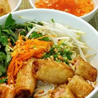 Bún chả giò - 37.500 ₫ tại Bún Thịt Xào Miền Tây - Nguyễn Tri Phương