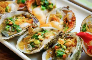 Hình ảnh 10 hàu nướng mỡ hành