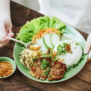 Cơm sườn bì - 50.000 ₫ tại Cơm Tấm Út Nguyệt - Trần Đình Xu