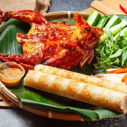 Hình ảnh Gà Nướng Sài Gòn - Gà Nướng Mắm Nhĩ & Gà Nướng Ngũ Vị - Đường 17