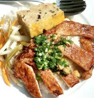 Cơm sườn chả - 60.000 ₫ tại Cơm Tấm Góc Phố - Phan Văn Hân