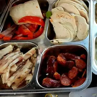 Bánh mì thịt nguội - chả - 25.000 ₫ tại Thức Ăn Nhanh Kiều Duyên - An Dương Vương