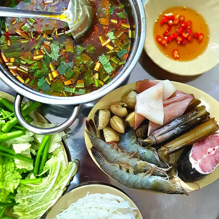 Lẩu Thái hải sản - 110.000 ₫ tại Quán 107 - Lẩu Cá - Bùi Đình Túy