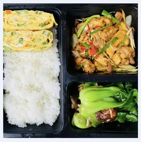 Hình ảnh Cơm Gia Đình Trung Kính - Cơm Văn Phòng Cao Cấp - Hoa Bằng