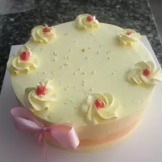 Hình ảnh Bánh kem hiện đại đơn giản lịch sự