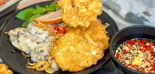 Bánh cuốn đặc biệt - 89.000 ₫ tại Yến - Bánh Cuốn Chả Mực & Bún Hải Sản Hạ Long - Huỳnh Mẫn Đạt