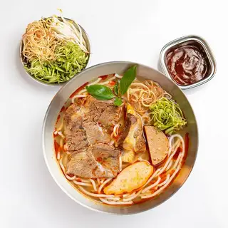 Bún bò nạm - chả - 60.000 ₫ tại Bún Bò Mẹ Mít - Hủ Tiếu Bò Kho & Bò Kho Bánh Mì - Tô Hiến Thành