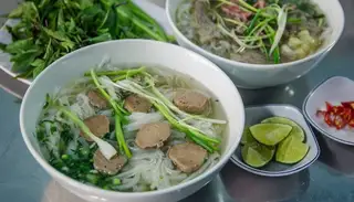 Hình ảnh Phở viên