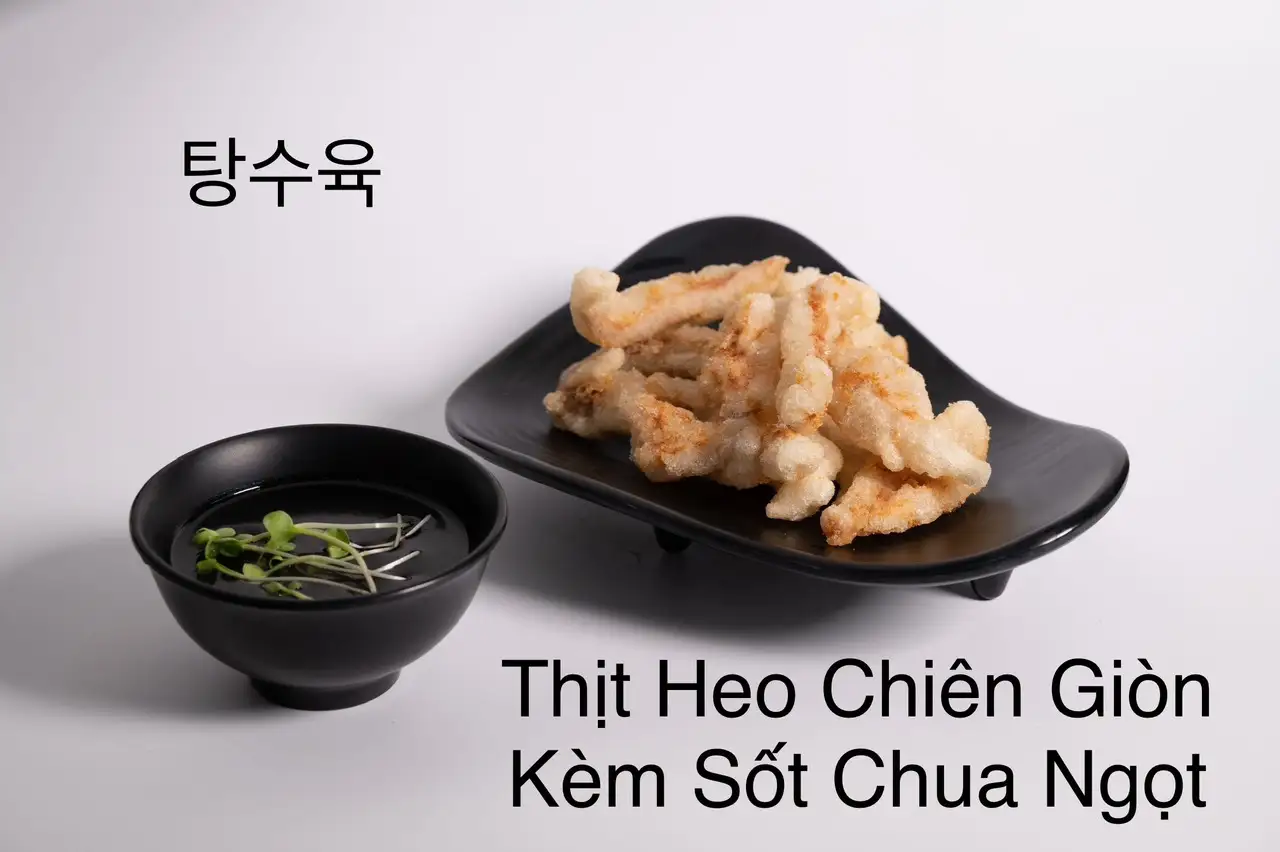 Thịt heo chiên giòn kèm sốt chua ngọt - Nhỏ - 165.000 ₫ tại 동서울 DONG SEOUL - Quán Ăn Hàn Quốc - Trần Hưng Đạo B