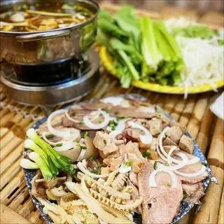 Lẩu thập cẩm nhiều ong sách tươi - 250.000 ₫ tại Lẩu Bò Tơ Tây Ninh Thành Trung - Lê Văn Lương