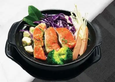 Hình ảnh Mì kim chi cá hồi