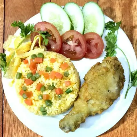 Cơm Gà Rán & Nem Nướng - Nguyễn Văn Cừ - Món truyền thống/Đặc sản gần bạn